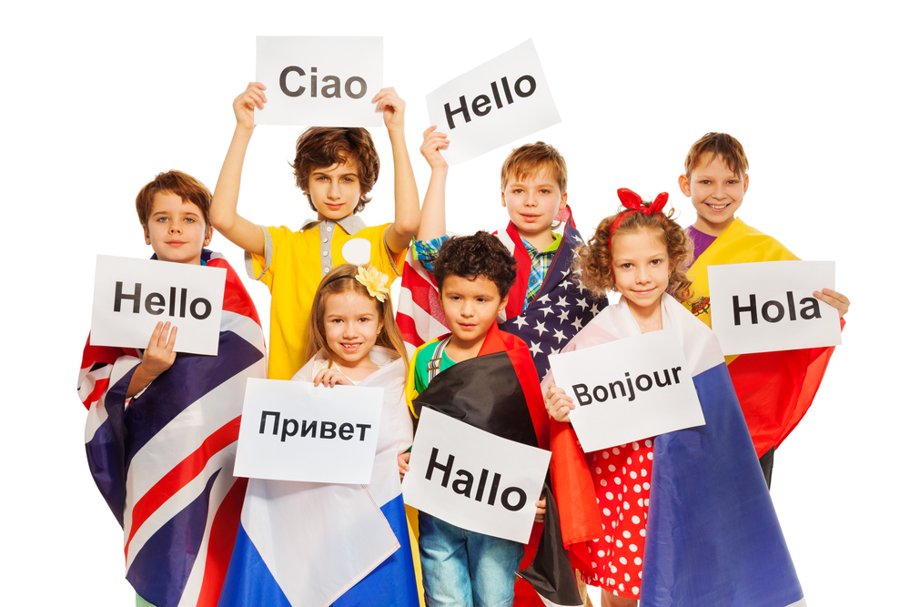 إليك أفضل الطرق لتعلم طفلك لغة أجنبية جديدة