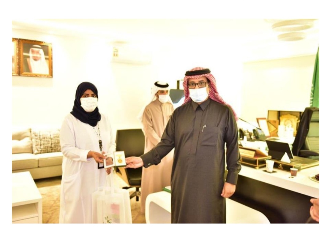 تكريم الممرضة "أبو راسين" بعد إنقاذها طفلتين من الغرق