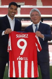 رئيس أتلتيكو مدريد يلمح بضم ميسي رفقة سواريز